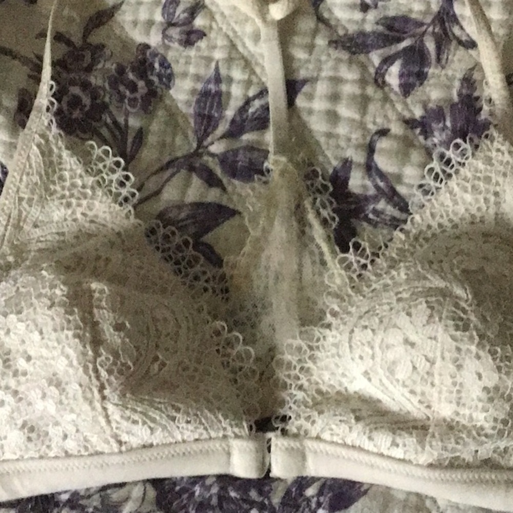 VS Bralette in ivory Sz small , lace t back